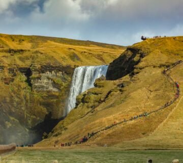 Cascada Skógafoss en el sur de Islandia