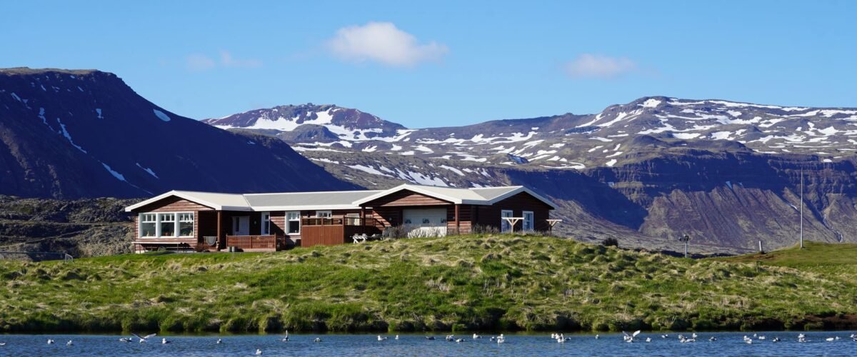 Caba as con jacuzzi en islandia para ver auroras g 1200x500