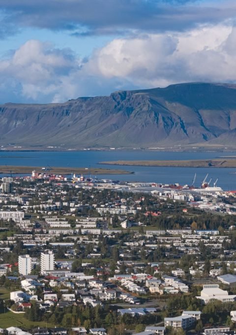 c-mo-moverse-en-reykjav-k-bus-bici-a-pie-o-coche-d